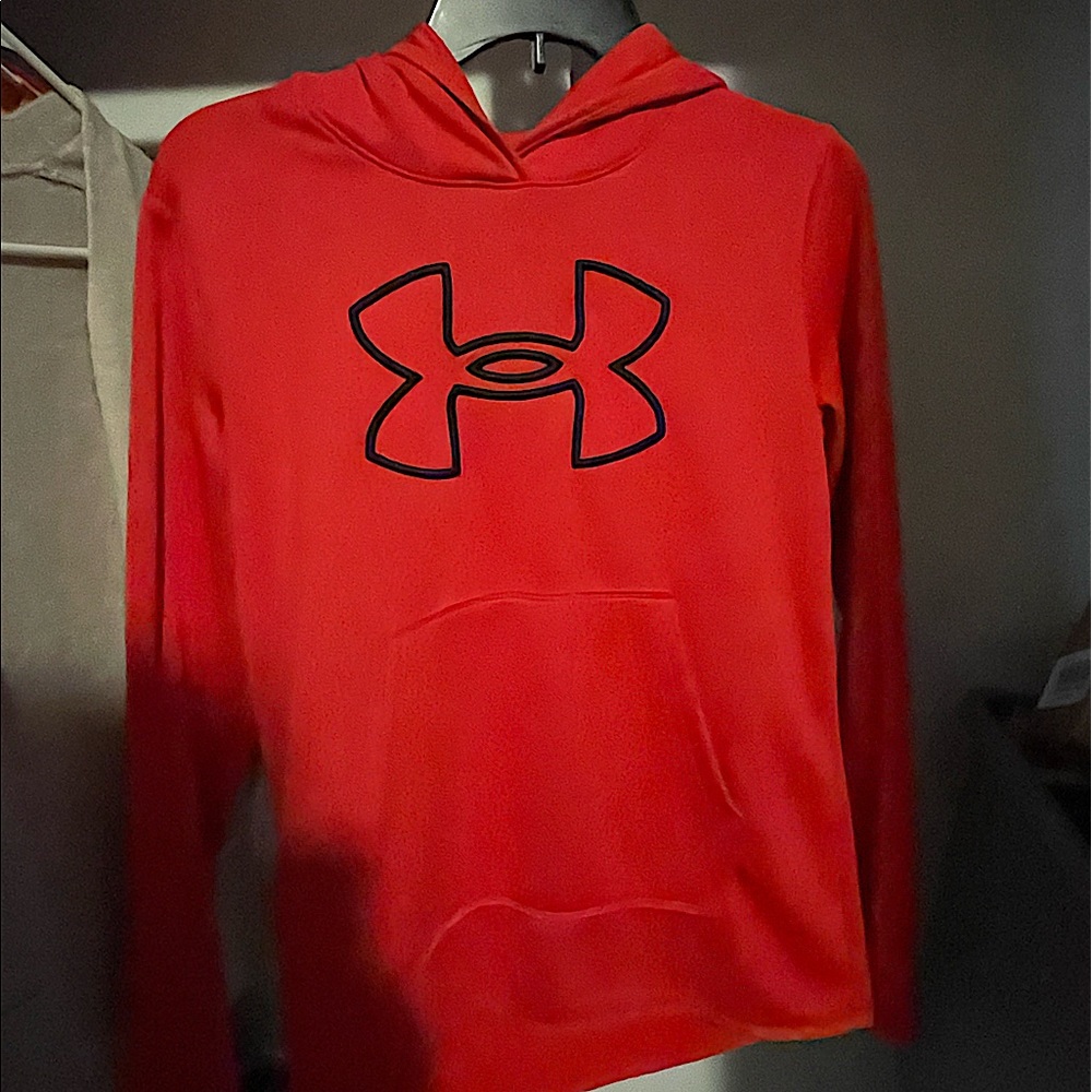 Under Armor, hardly worn
Size XS in womens